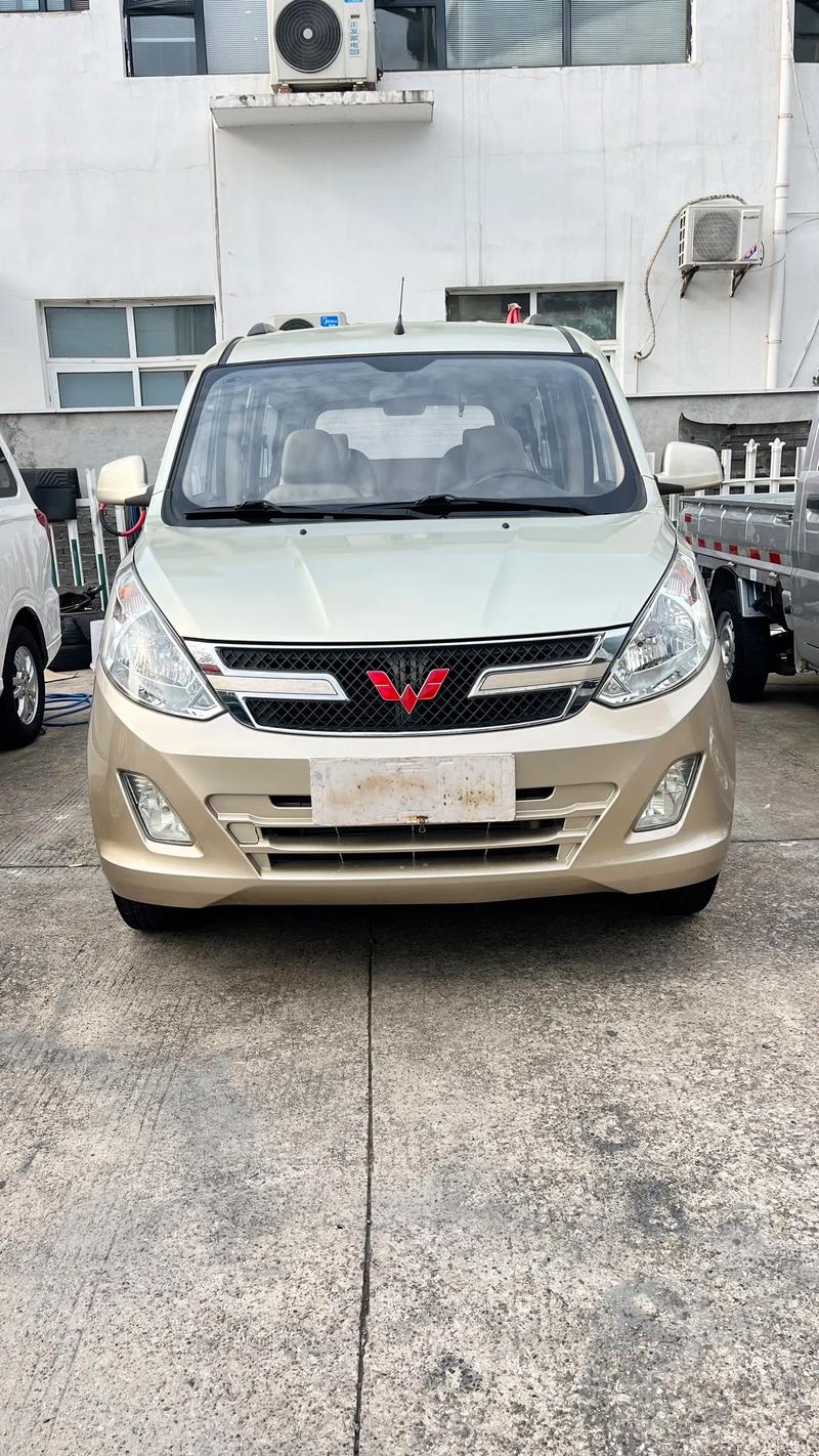 二手五菱荣光v二手车,二手五菱荣光价格