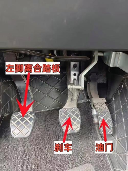 特斯拉油门刹车一体图解(特斯拉的刹车油门)