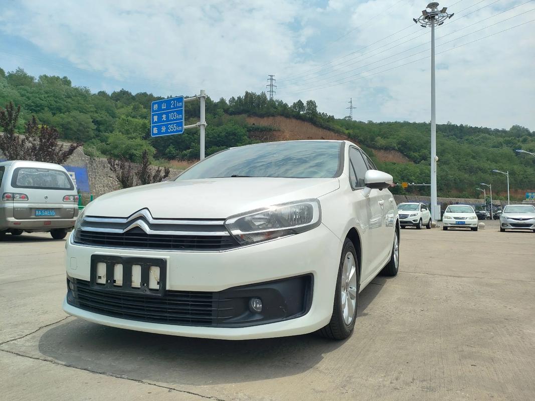 雪铁龙c416款(雪铁龙c42016款)