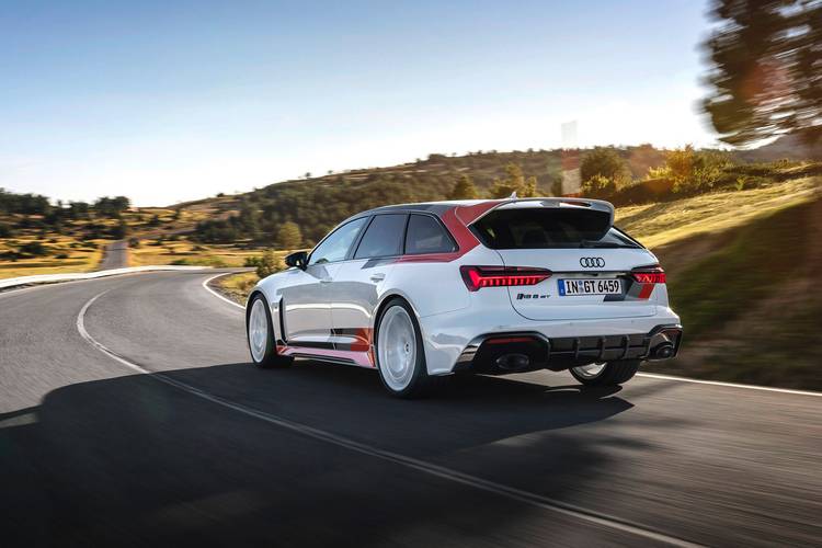 全新奥迪rs5/全新奥迪RS6 Avant曝光,坚持V8大排量,旅行车性能巅