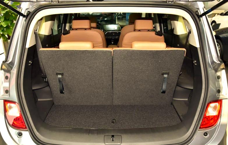 【gl6几座,gl6几座能坐几个人】