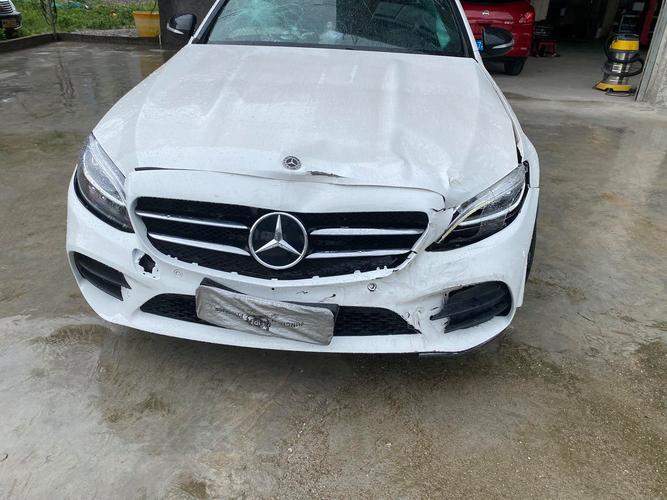 【奔驰刹车失灵事件后续,奔驰刹车失灵视频】