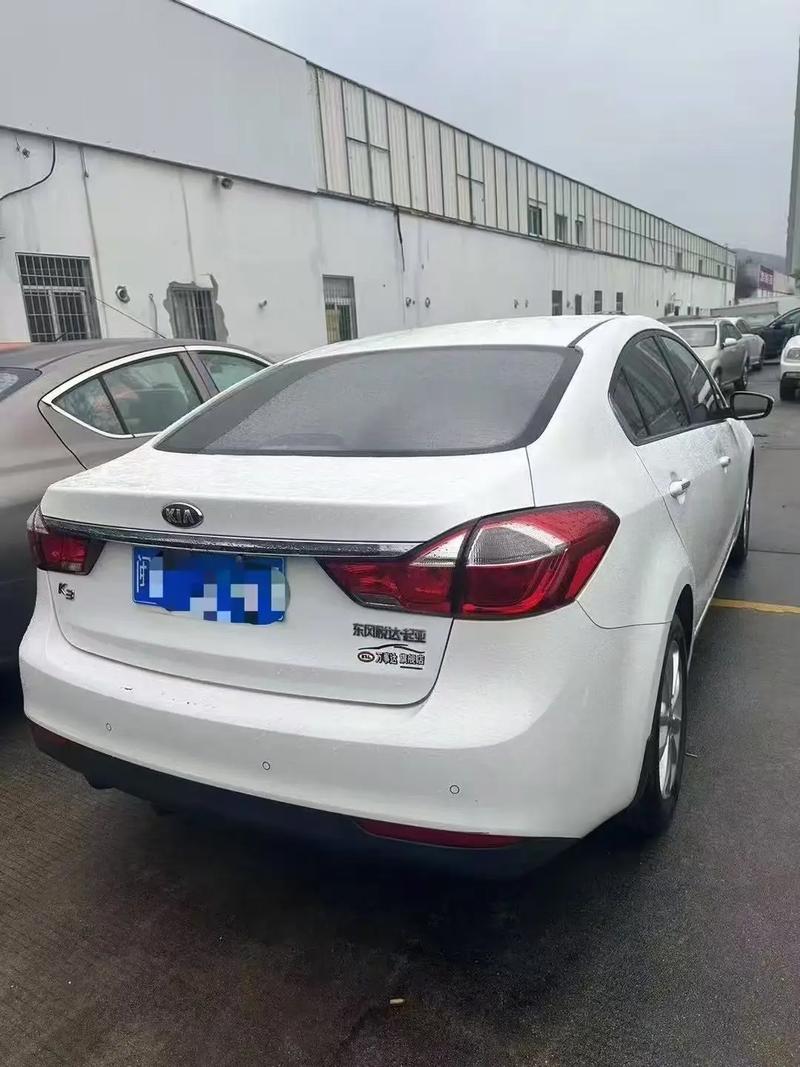 2016起亚k3白色是什么漆/2017款起亚k3白色是什么颜色