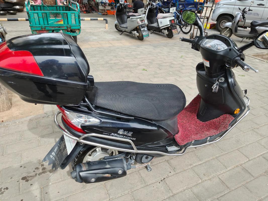 【铃木海王星摩托车125官方报价,铃木海王星125cc踏板价格】