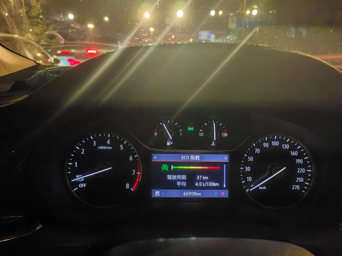 别克君威和君越油耗对比/别克君威和君越油耗对比视频