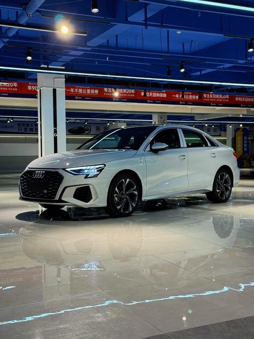 奥迪a3新车过多久开始烧机油(奥迪a3新车多久换机油)