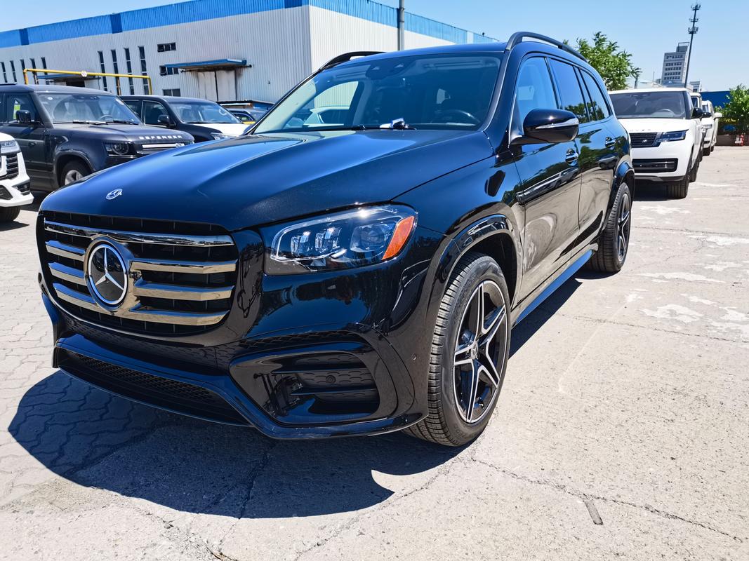 奔驰suv车型高档豪华车型(奔驰豪华轿车价格及图片)