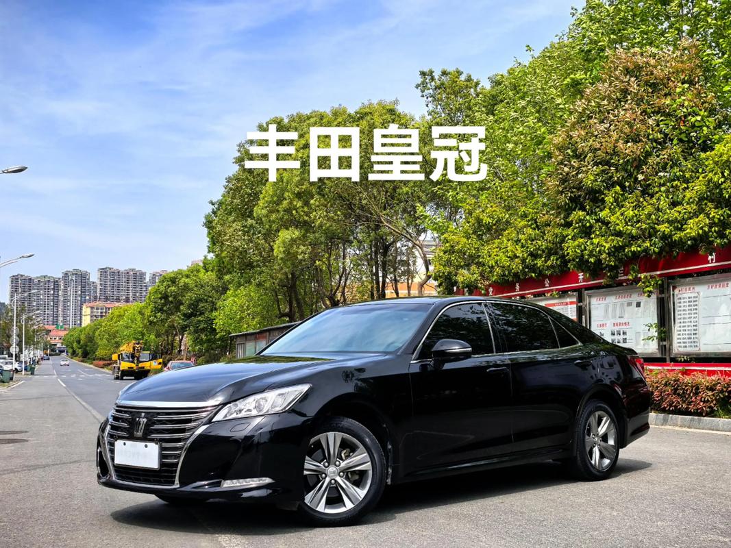 皇冠什么车/皇冠什么车多少钱