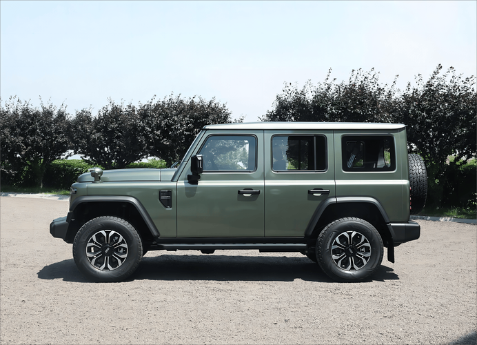 北汽212硬顶豪华版2020款的(北汽212硬顶24t)