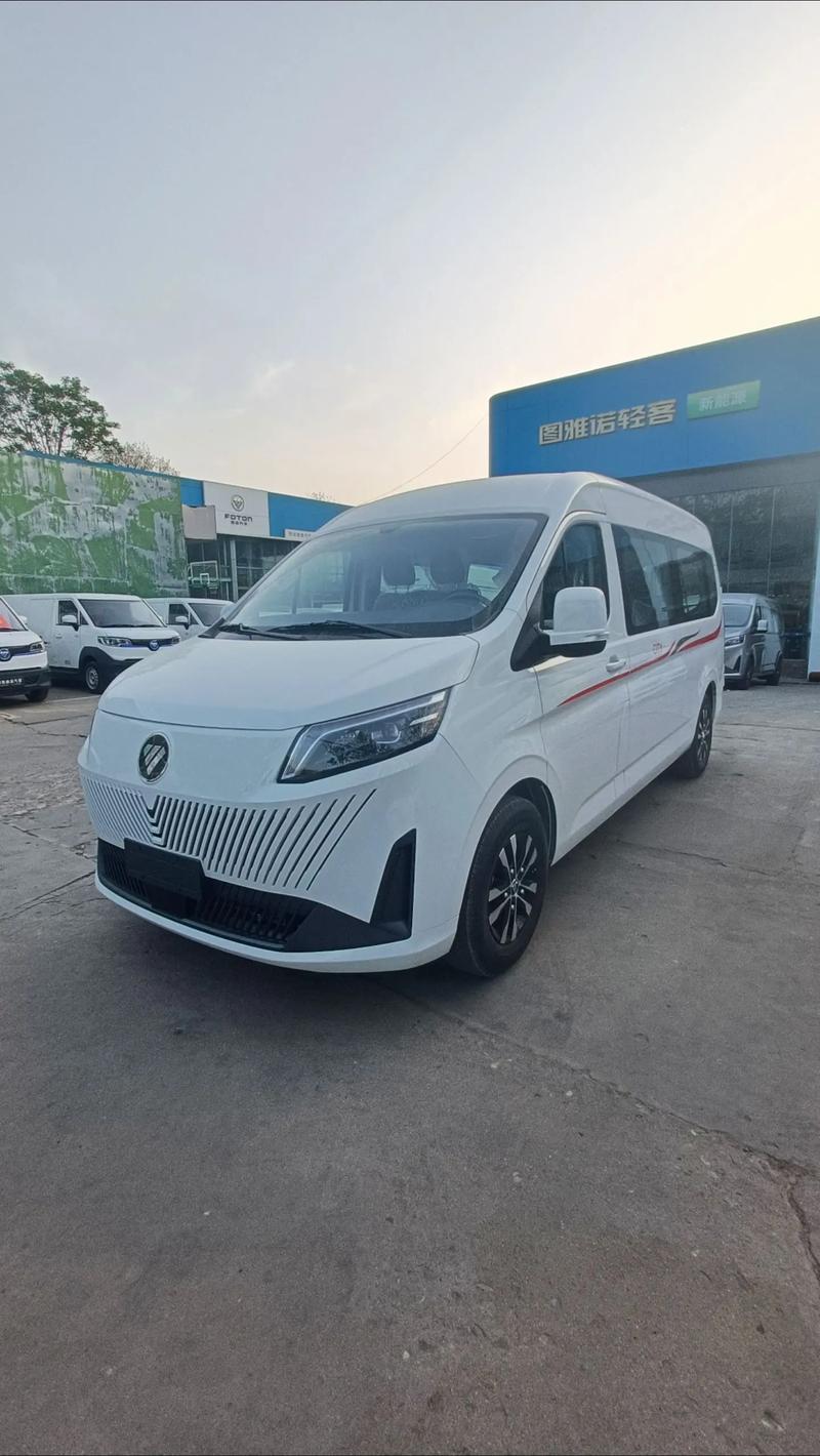 【福田图雅诺9座报价及图片,福田图雅诺9座加长款图片】