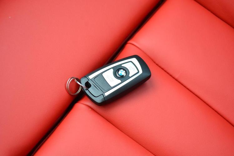 宝马m4车钥匙,宝马m4车钥匙是什么样