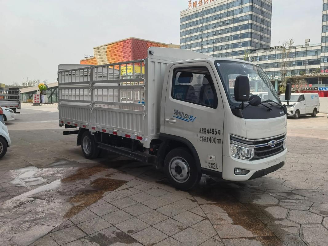 【3米8小货车新车价格,3米8小货车新车价格核载多少吨】