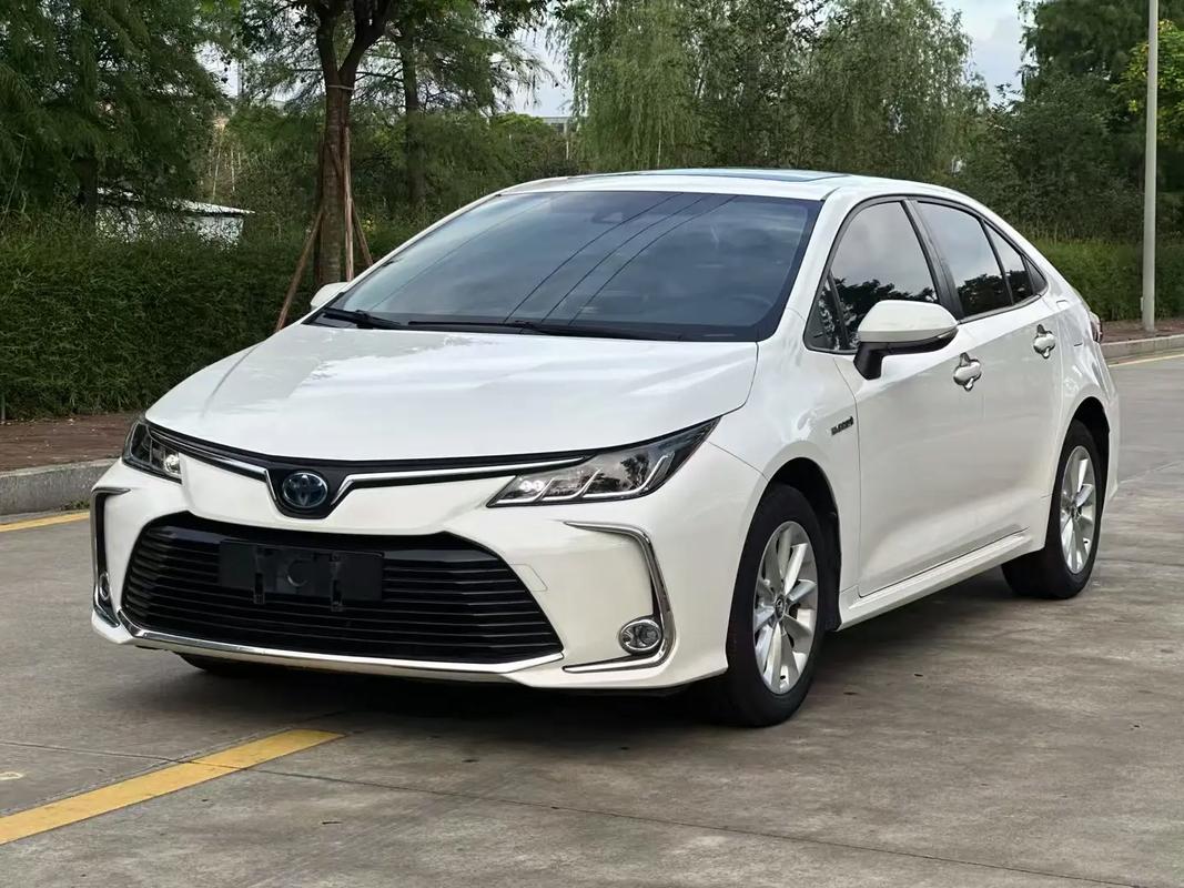 丰田卡罗拉双擎 丰田卡罗拉双擎图片