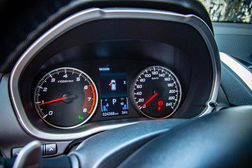 三菱奕歌车仪表盘有个发动机标志(三菱奕歌仪表盘异响)