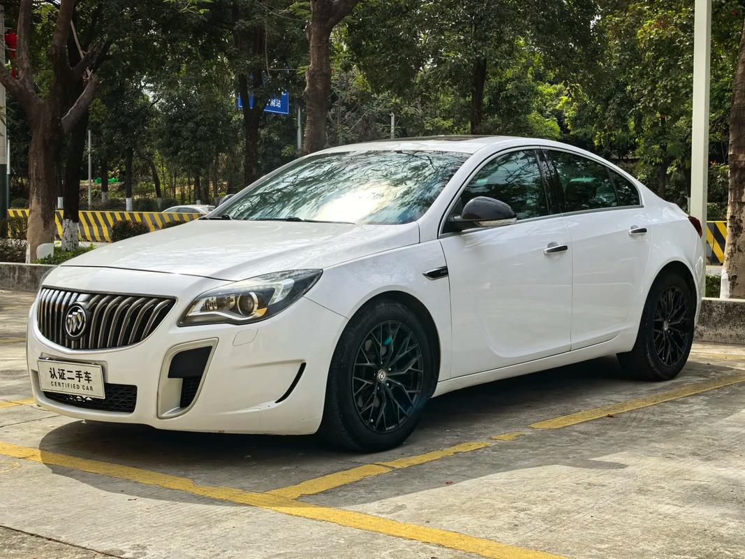 君威十六万能落地吗,君威十六万能落地吗视频