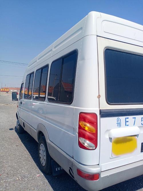 南京依维柯14座客车报价,南京依维柯17座客车图片