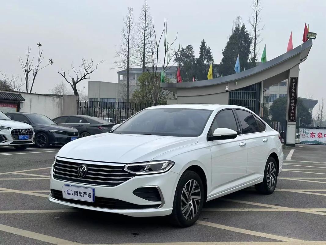 【新款朗逸2023款图片,新款朗逸2021款图片金色】