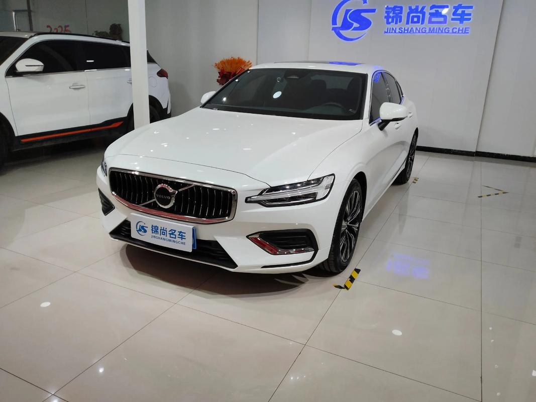 【沃尔沃s60适合女士开吗,2025最建议买的女士车】