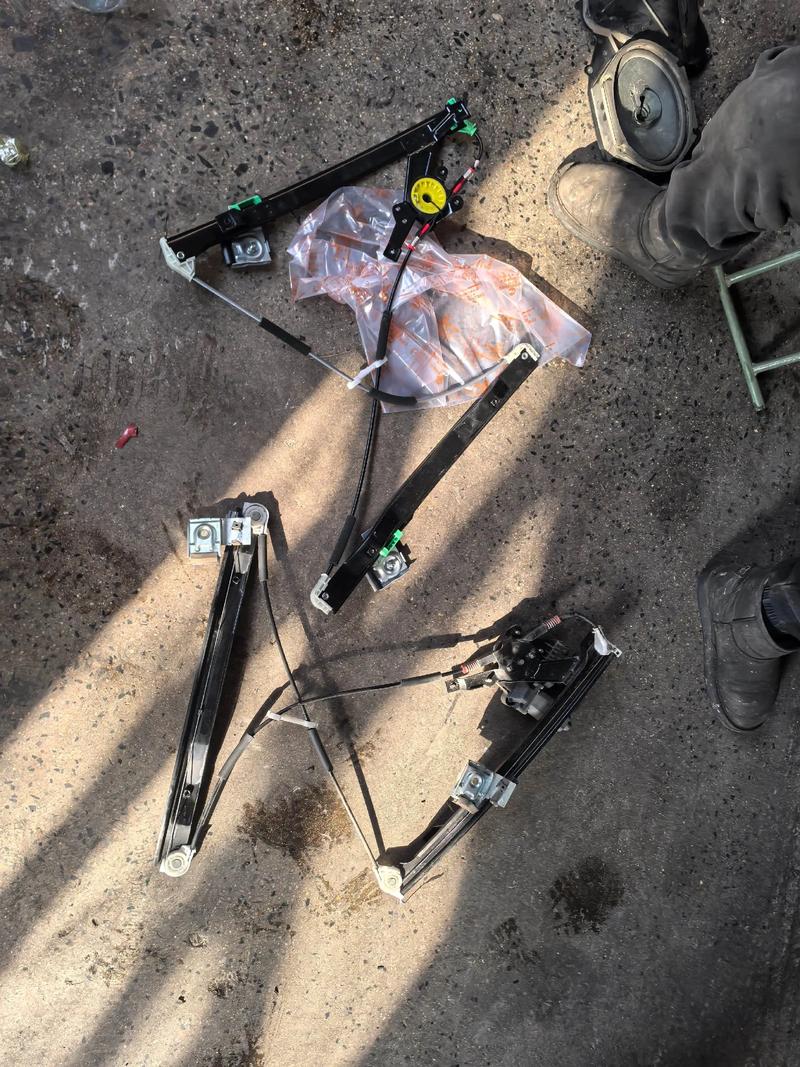 凯迪拉克cts玻璃升降器故障 凯迪拉克玻璃升降器拆装