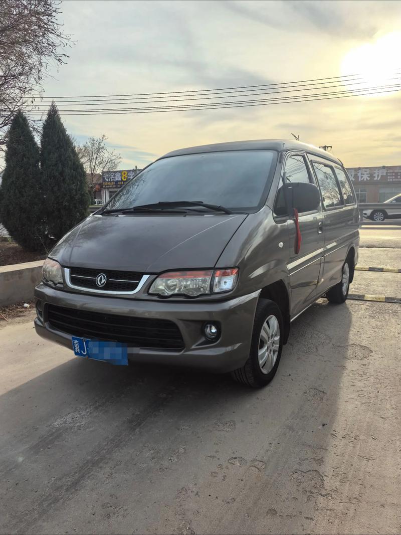 东风菱智v3价格和图片/东风菱智v3报价l,6手动豪华型